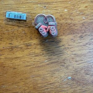 CROCS Glitter Pink Mittens Jibbitz Charm